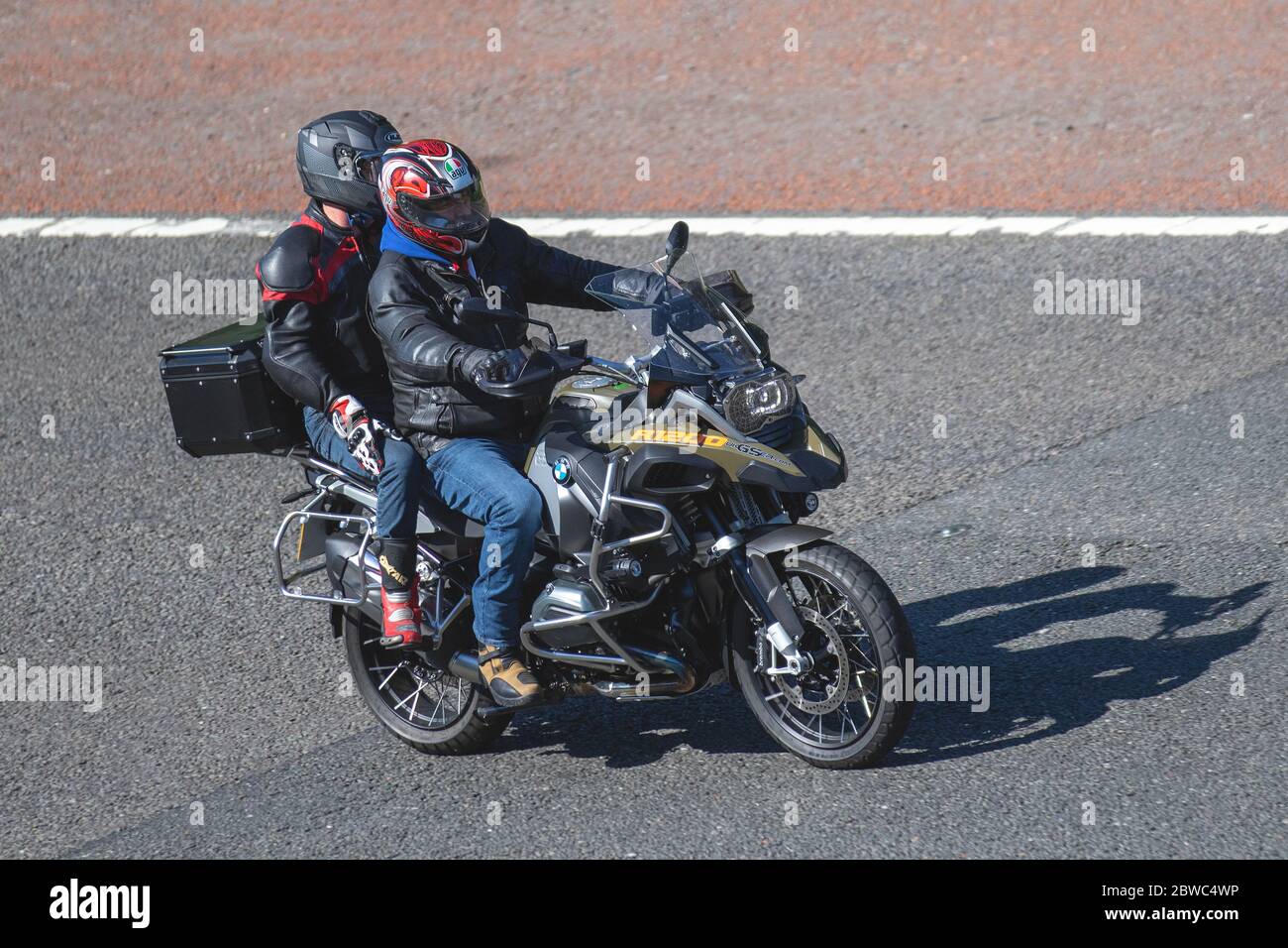 BMW R1200 GS; Motorradfahrer; Zweiradtransport, Motorräder, Fahrzeug, Straßen, Motorräder, Motorradfahrer, die auf der Autobahn M6 Chorley fahren, Großbritannien Stockfoto