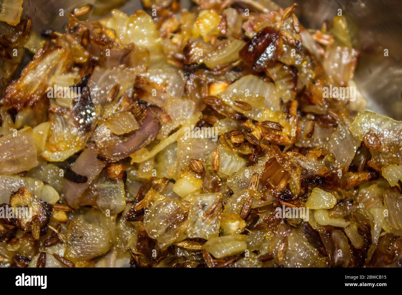 Ein Bild von Zwiebeln braten Stockfoto
