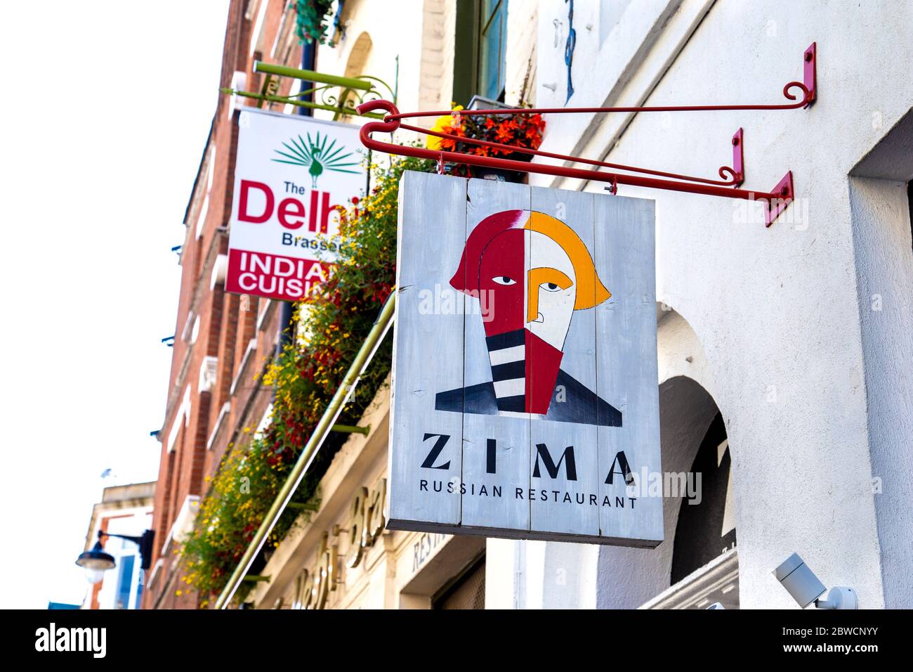 Schild für Zima Russian Restaurant in Soho, London, Großbritannien Stockfoto