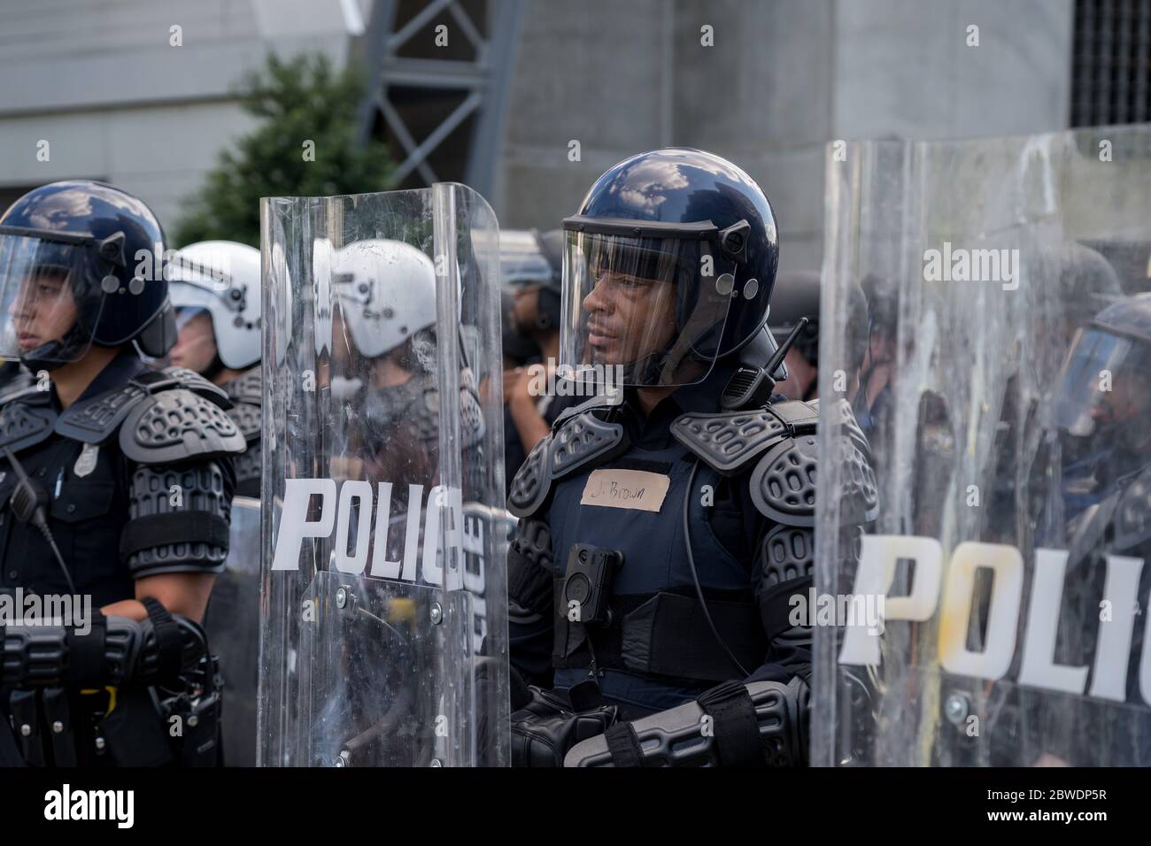 Atlanta, Usa. Mai 2020. Atlanta, GA - 31. Mai 2020: Atlanta Polizei in Riot Gear während Protesten in der Innenstadt von Atlanta am 31. Mai 2020 in Atlanta, Georgia. Quelle: Sanjeev Singhal/Der Fotozugang Quelle: Der Fotozugang/Alamy Live News Stockfoto