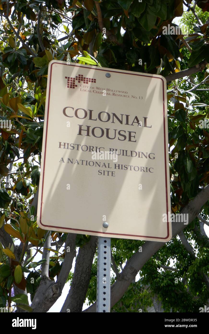 Los Angeles, Kalifornien, USA 31. Mai 2020 EIN allgemeiner Blick auf die Atmosphäre des Colonial House, dessen Mieter Clark Gable, Carole Lombard, Marion Davies, Joan Blondll, F. Scott Fitzgerald, Myrna Loy, Eddie Cantor, William Powell, Norma Talmadge, Frances Marion in 1416 N. Havenhurst Avenue am 31. Mai gezeigt haben, 2020 in Los Angeles, Kalifornien, USA. Foto von Barry King/Alamy Stock Photo Stockfoto