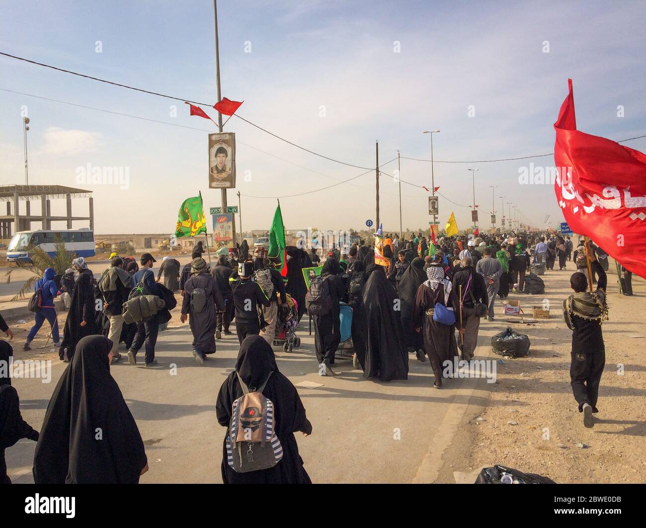 Karbala, Bagdad, Irak, 06 09 2019: Eine religiöse Bewegung im Irak. Karbala Stadt. Millionen besuchen die Arbaeen Gedenkfeier in Karbala. Stockfoto