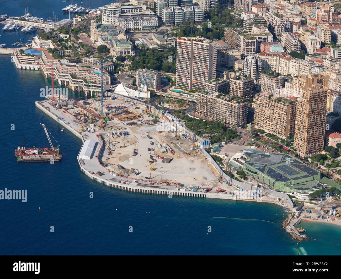 LUFTAUFNAHME. Mega-Baustelle auf zurückgewonnenem Land, es wird die neue Abteilung von Portier Cove zu schaffen. Fürstentum Monaco. Stockfoto