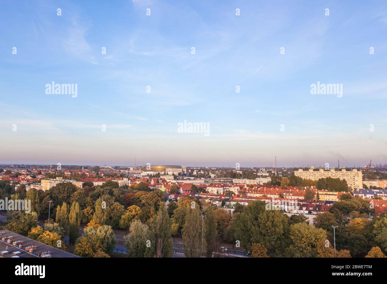 Danzig, Polen - 6. Oktober 2018: Panoramablick auf Wrzeszcz - Danzig und das Fußballstadion Energa Stockfoto