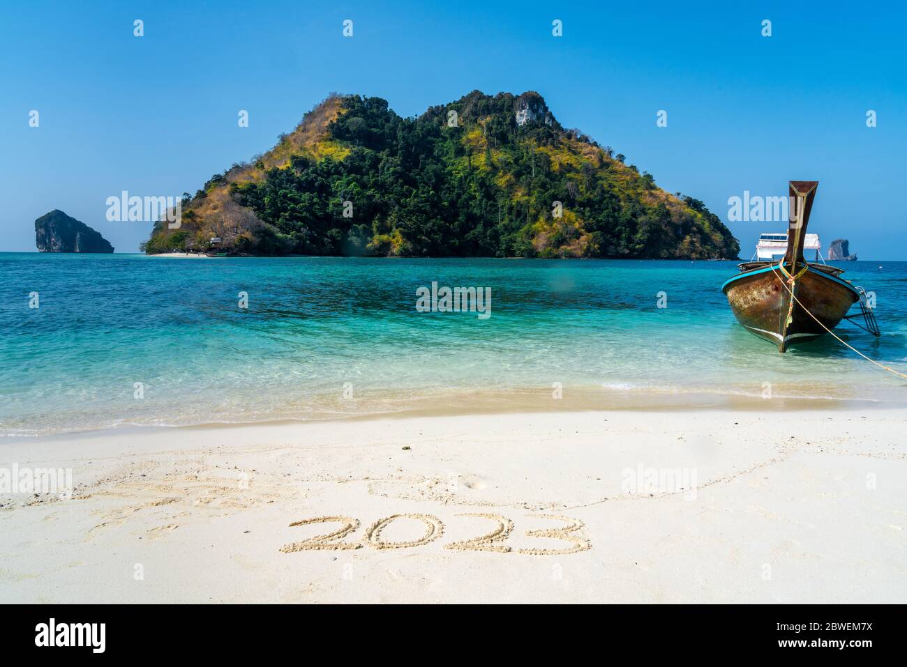 2023 im Sand mit Whitespace-Copyspace zum Editieren Stockfoto