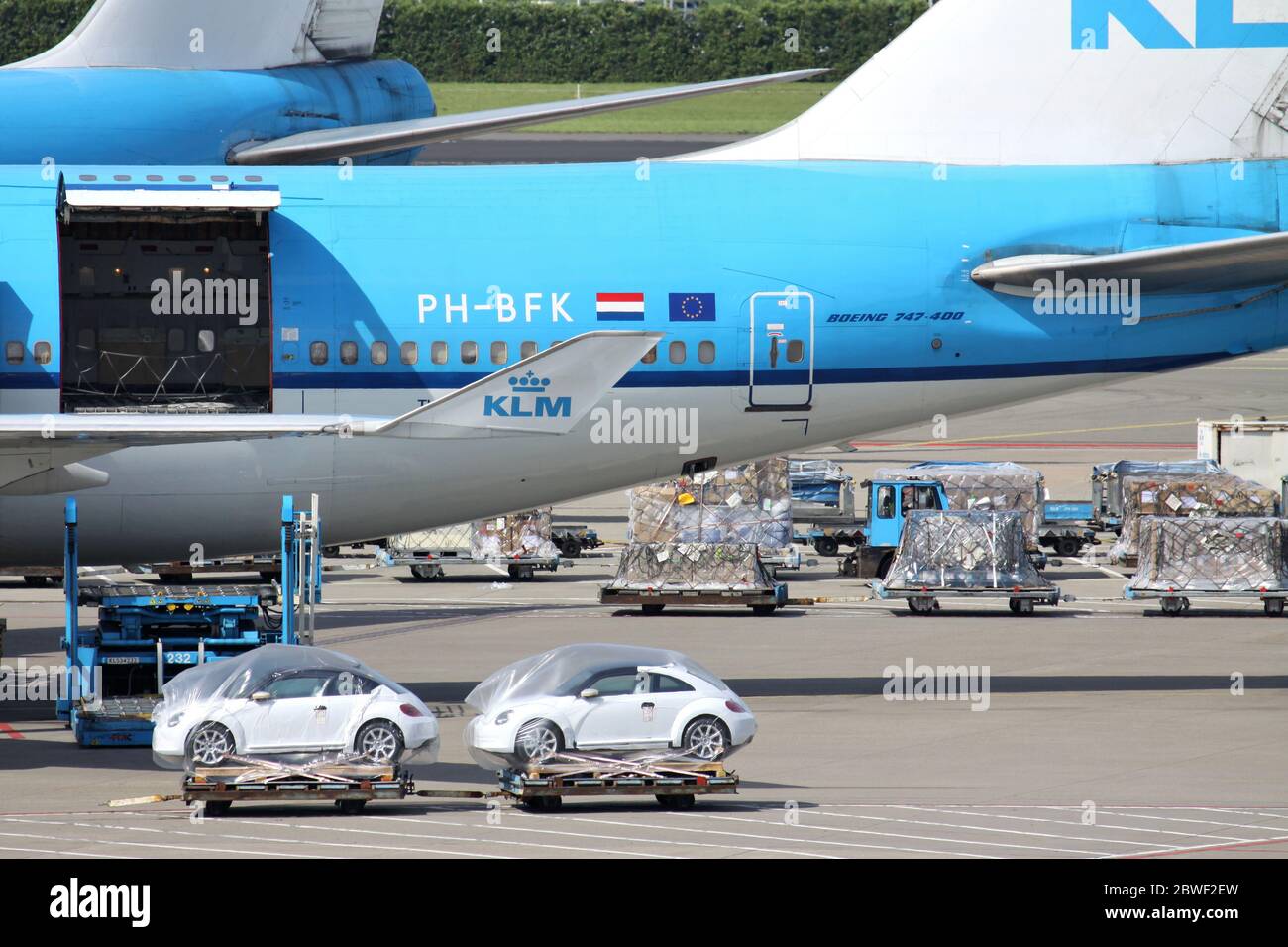 Luftfracht der KLM Boeing 747-400 am Flughafen Amsterdam Schiphol Stockfoto