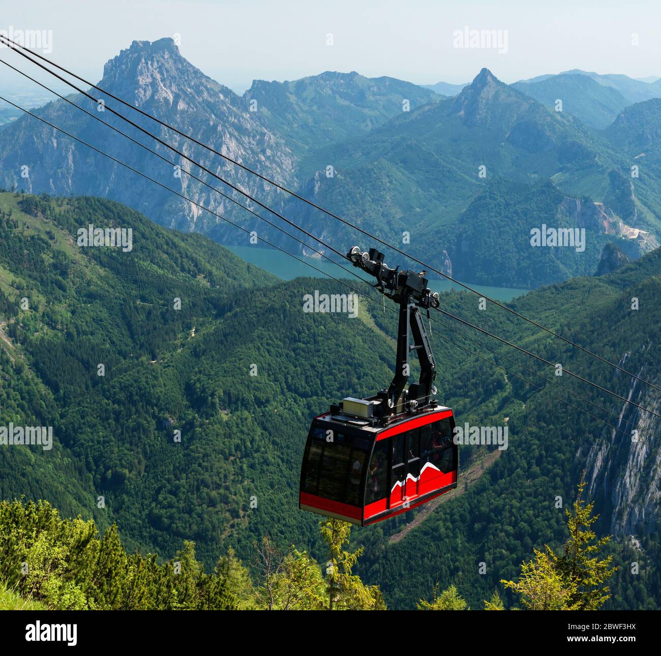 Rote seilbahn Fotos und Bildmaterial in hoher Auflösung Alamy