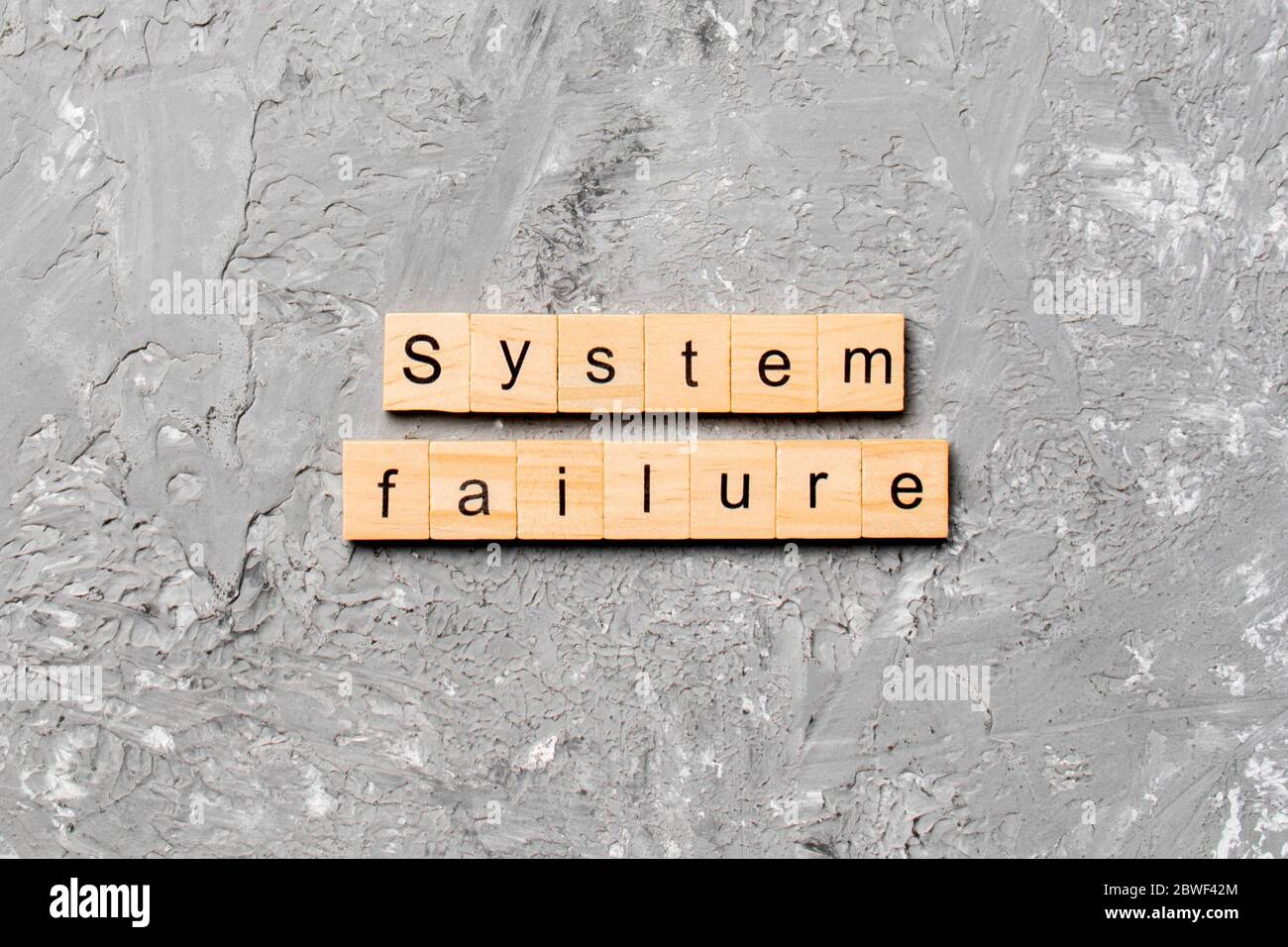 System ausfall Wort auf Holz Block geschrieben. Systemausfall text auf Tisch, Konzept. Stockfoto