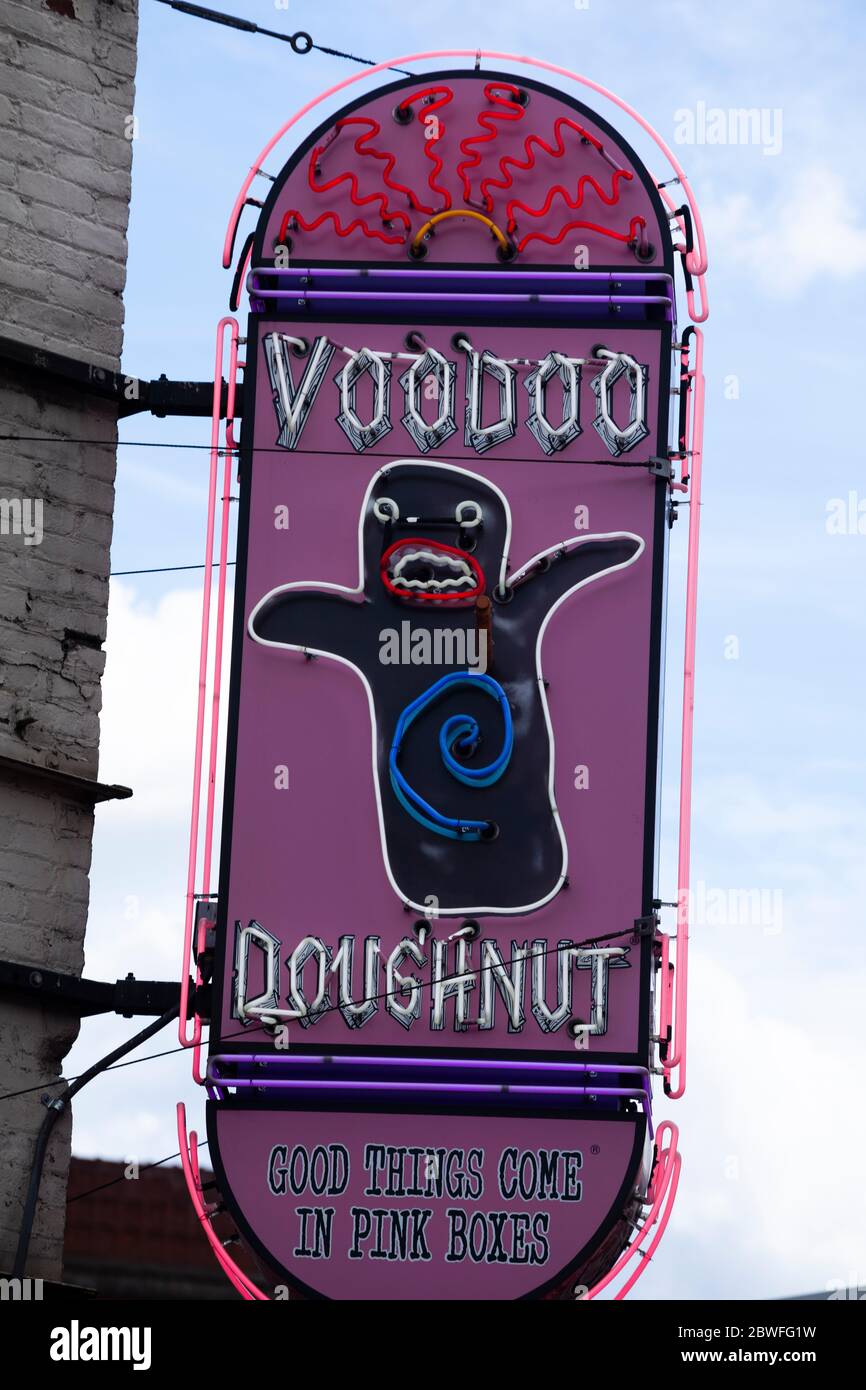 Kommerzielles Neon von Donut Shop, Portland, Oregon, USA Stockfoto
