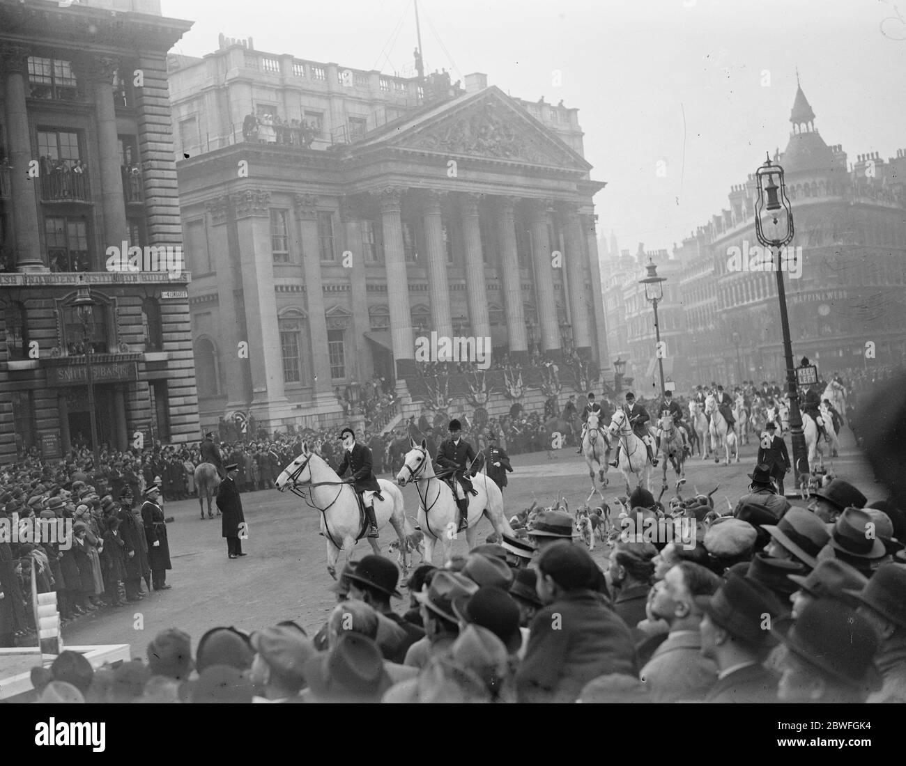 Die Lord Mayors Show 1935 die alten Berkeley-Foxhounds waren das Hauptinteresse an der Prozession am 5. Dezember 1935 Stockfoto