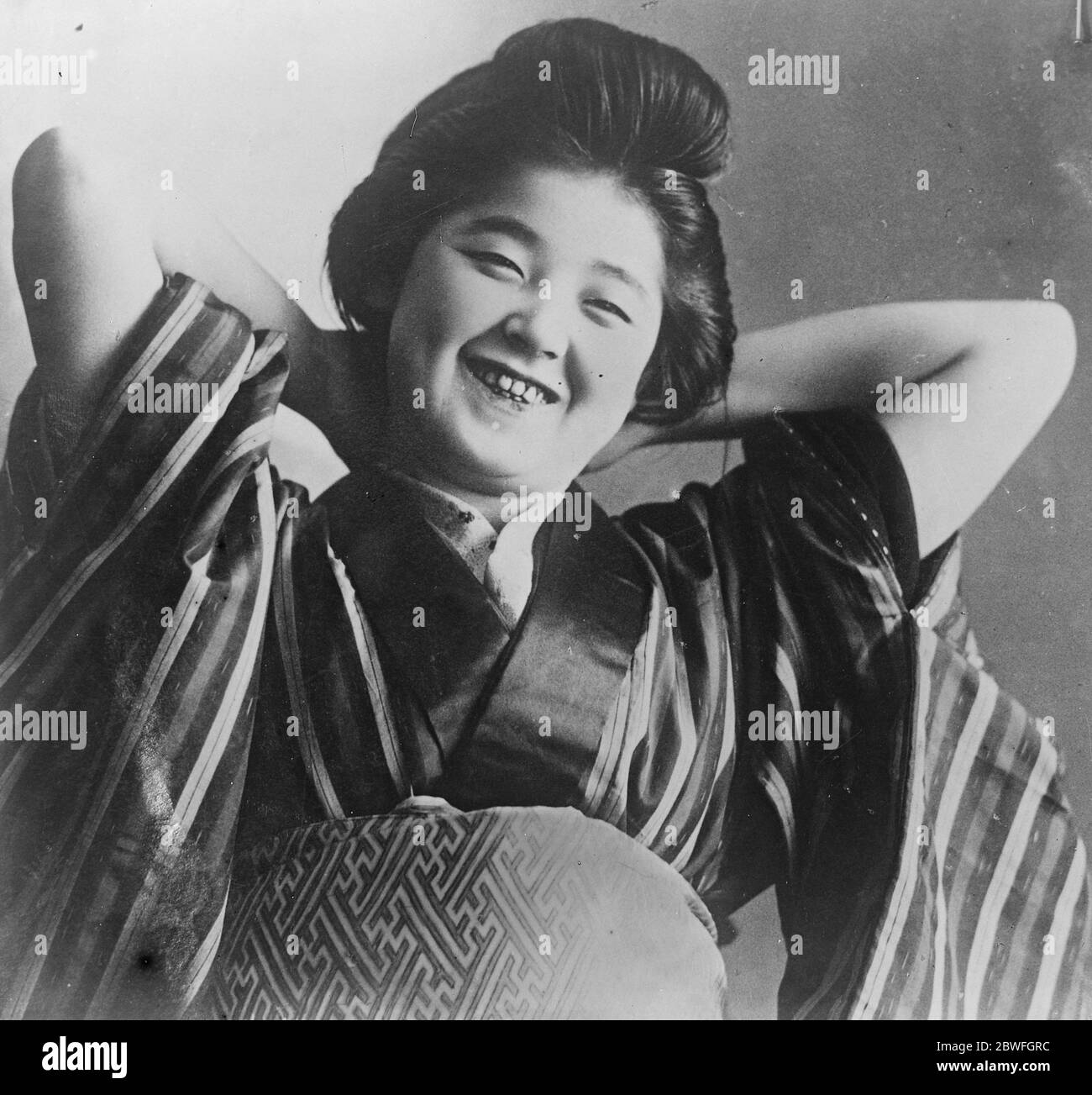 Typisch japanisches Geisha Mädchen 29 Oktober 1920 Stockfoto