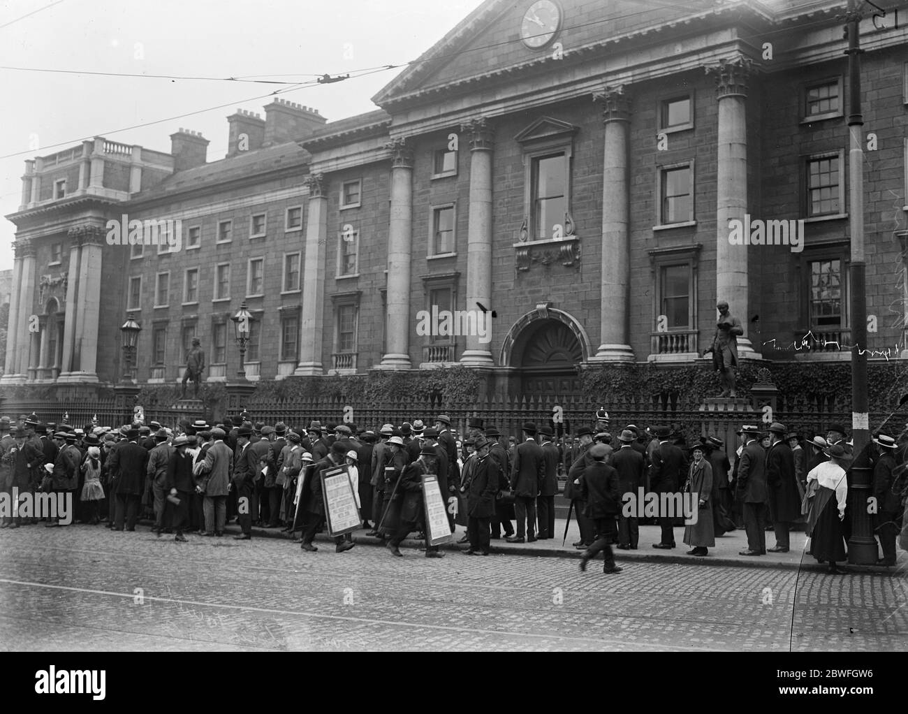 Trinity College, Dublin. Aufgenommen während der irischen Konvention . 1920 Stockfoto