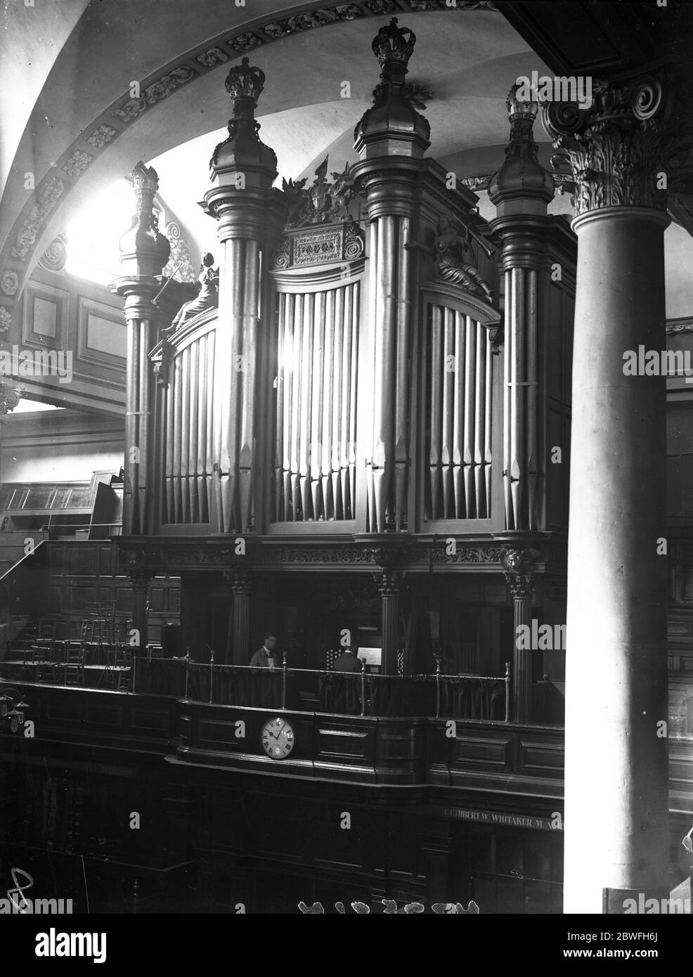 Mendelssohns Orgel nach umfangreichen Reparaturen wurde die berühmte 200 Jahre alte Orgel von Renatus Harris und ein Lieblingsinstrument von Mendelssohn in der Christ Church, Newgate Street, 20. Oktober 1922, wieder eröffnet Stockfoto