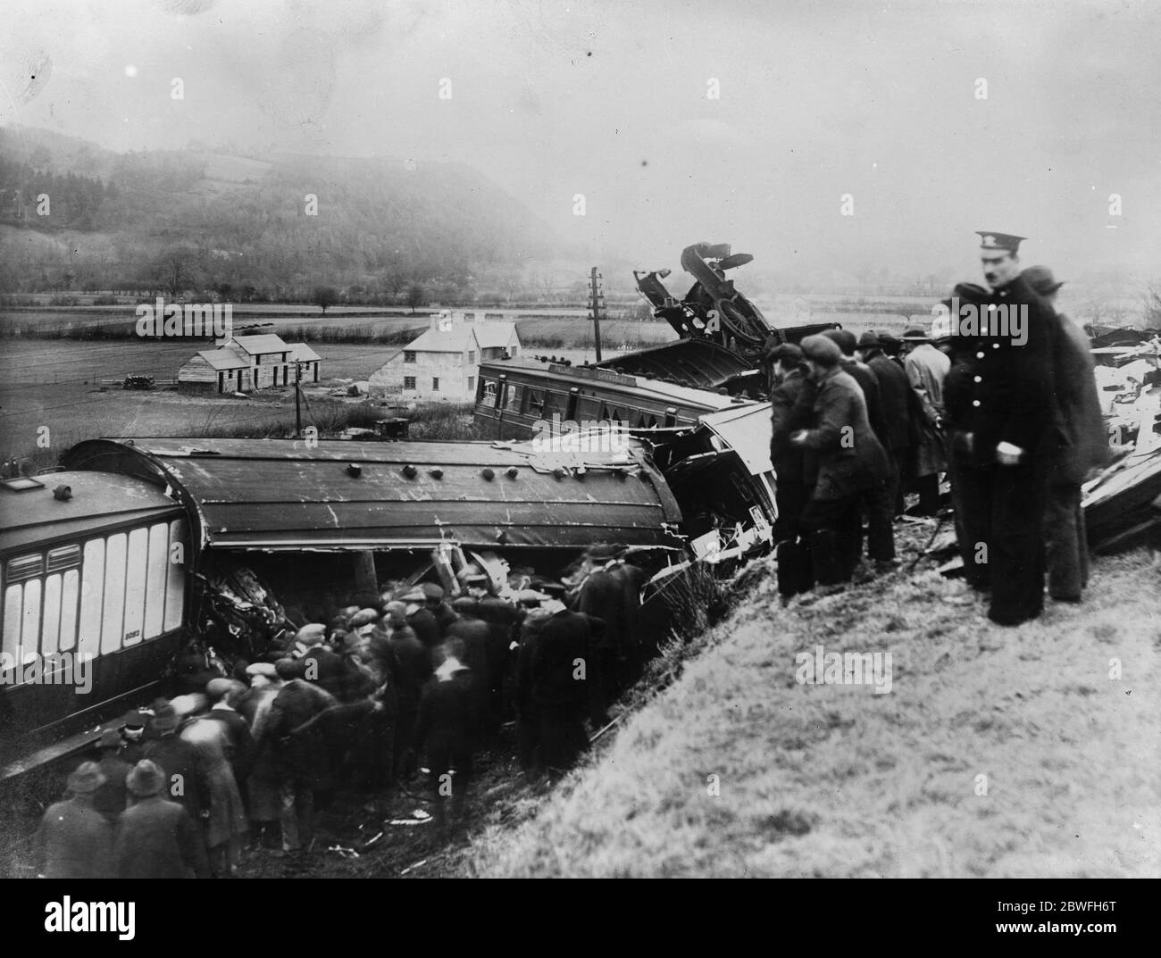 Die walisische Express-Katastrophe die verworrene Masse tragischer Wracks, die nach dem Wrack auf dem Wrack präsentiert wurde, war über 27. Januar 1921 Abermule Zugkollision Stockfoto