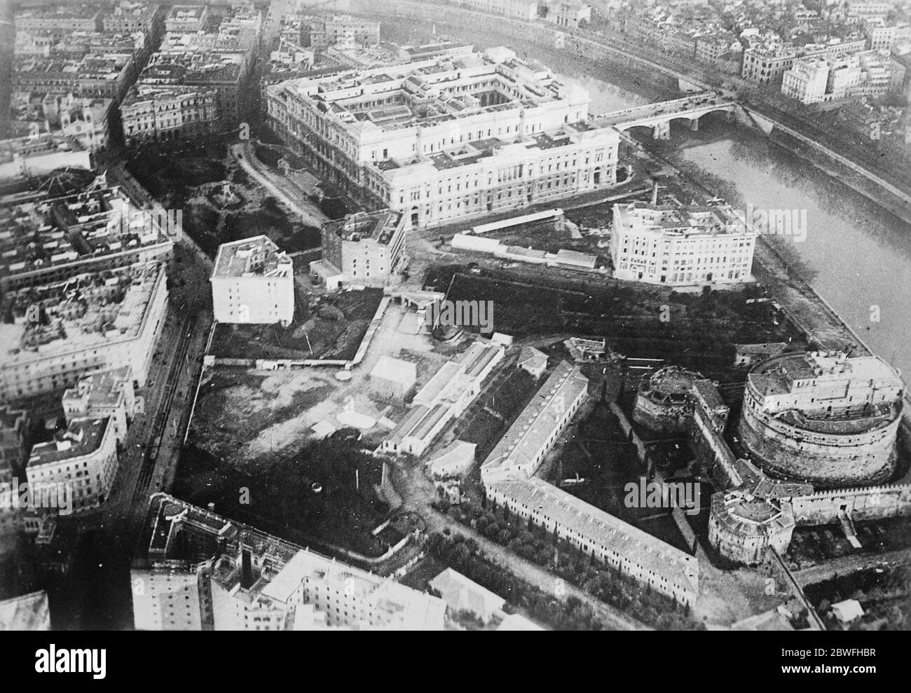 Rom aus der Luft. Die Engelsburg und der Justizpalast. Mai 1923 Stockfoto