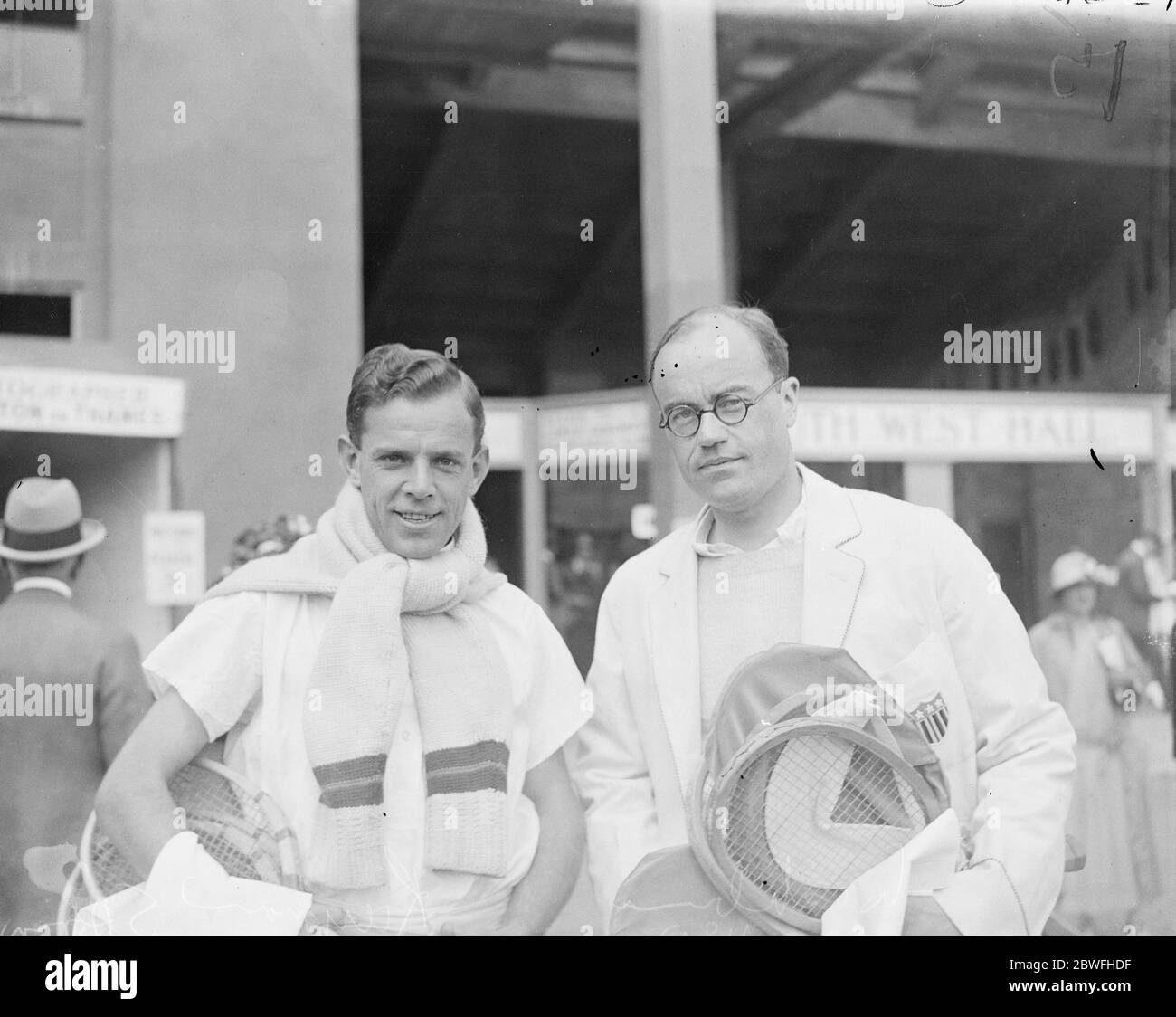 Champion Tennisspieler . Watson Washburne, USA, (rechts) und Louis Raymond, Südafrika. 1924 Stockfoto