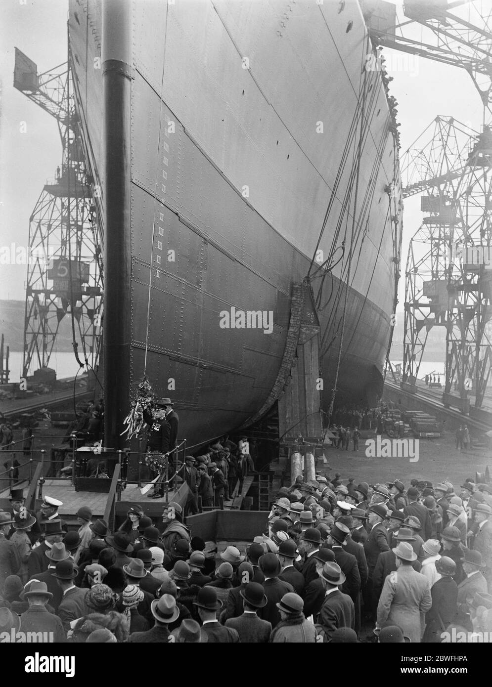 HMS Nelson ein Nelson-Klasse Schlachtschiff startete am Donnerstag auf der Armstrong Yard , Walker auf Tyne . Verlassen des Weges 3 September 1925 Stockfoto