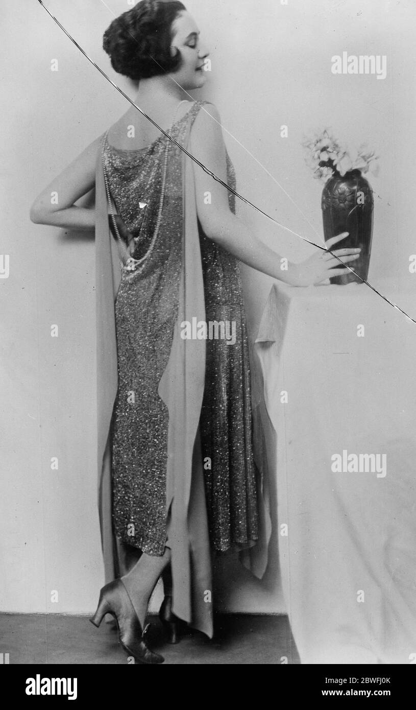 Baroness als Mannequin . Baroness Brunet , jetzt als Schaufensterpuppe in der Rue de la Paix , Paris 27 Februar 1925 Stockfoto