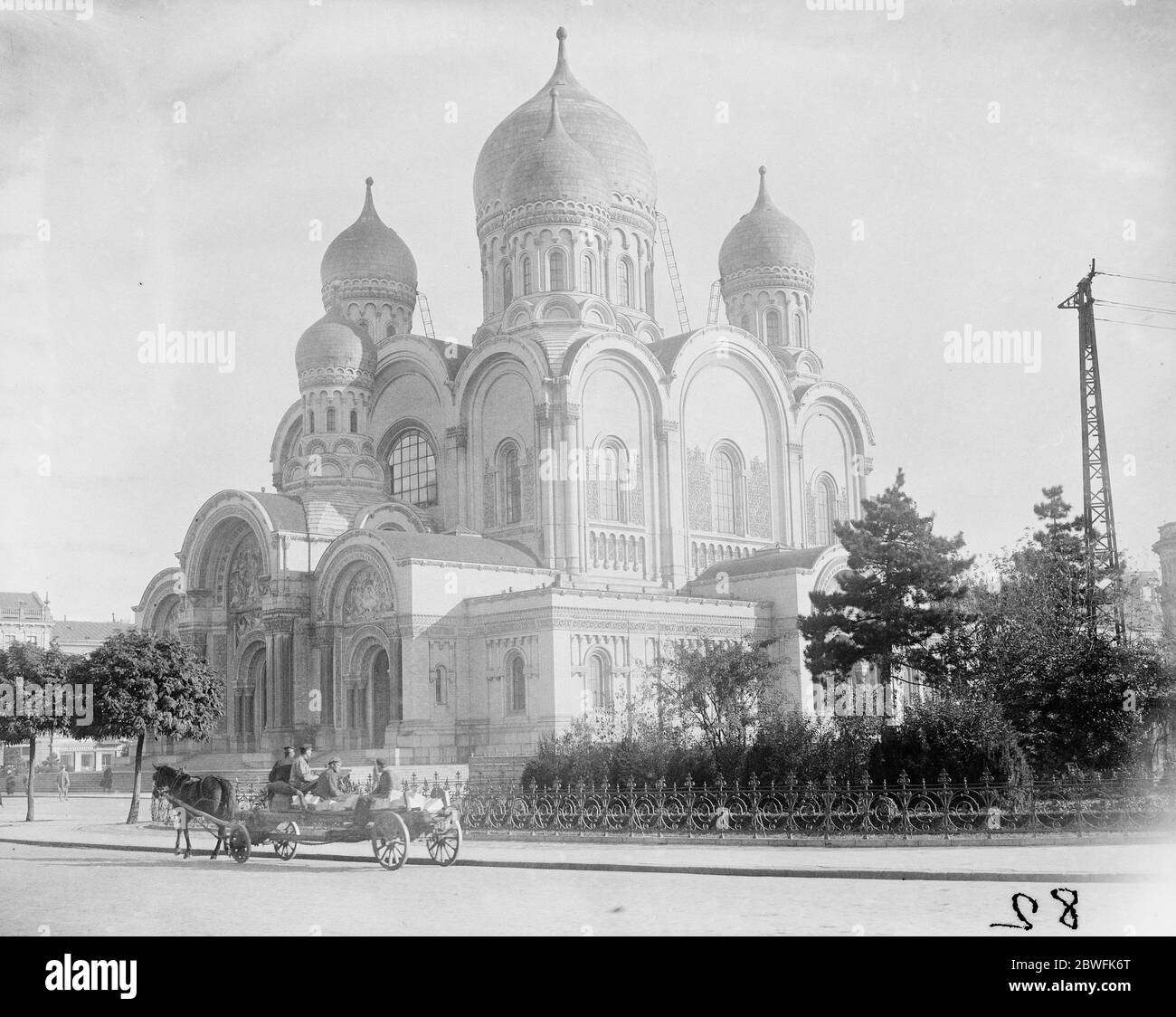Warschau Polen die russische Kirche in Warschau, die in eine römisch-katholische Kathedrale umgewandelt werden soll. Wurde als Hauptquartier für deutsche militärische Zwecke verwendet 25. Oktober 1921 Stockfoto