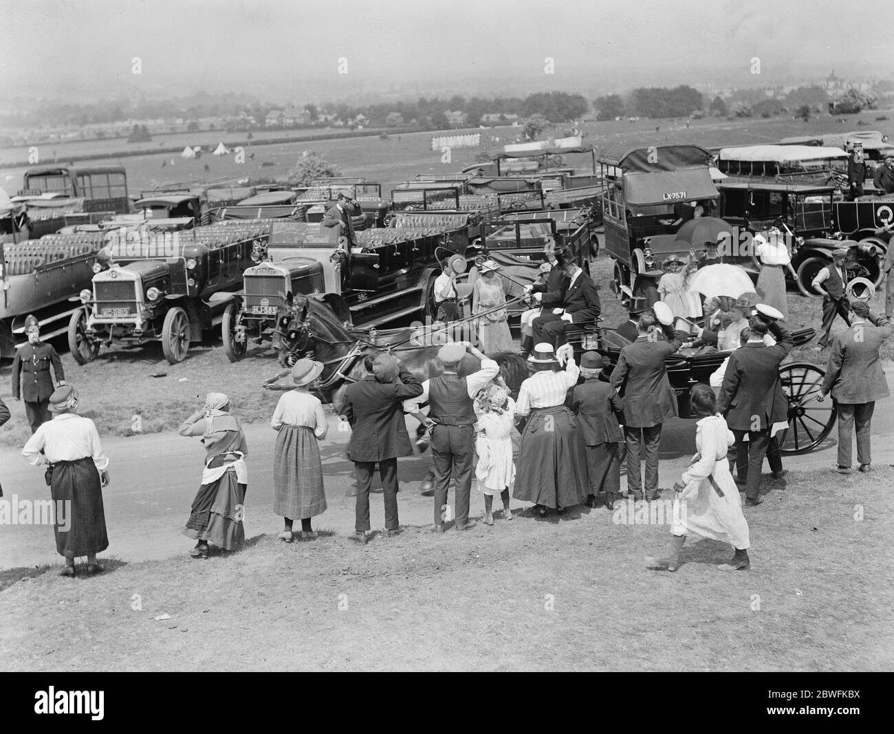 Derby Day die königliche Partei Ankunft auf dem Kurs 31 Mai 1922 Stockfoto