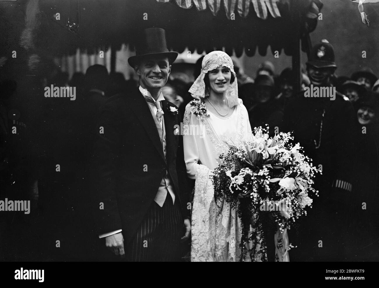 Hochzeit die Hochzeit zwischen Vicomte de Sibpour und Miss B Selfridge fand in St. James ' s spanischen Platz. Braut und Bräutigam . 19 Februar 1926 Stockfoto