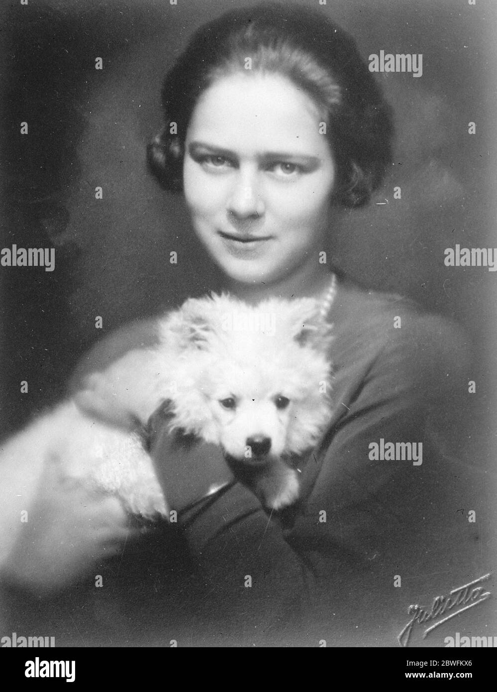 Eine hübsche Prinzessin. Eine neue Porträtstudie von Prinzessin Ileana von Rumänien, die die Londoner Saison zieren wird. Sie ist immer ein beliebter Besucher. 24. April 1926 Stockfoto