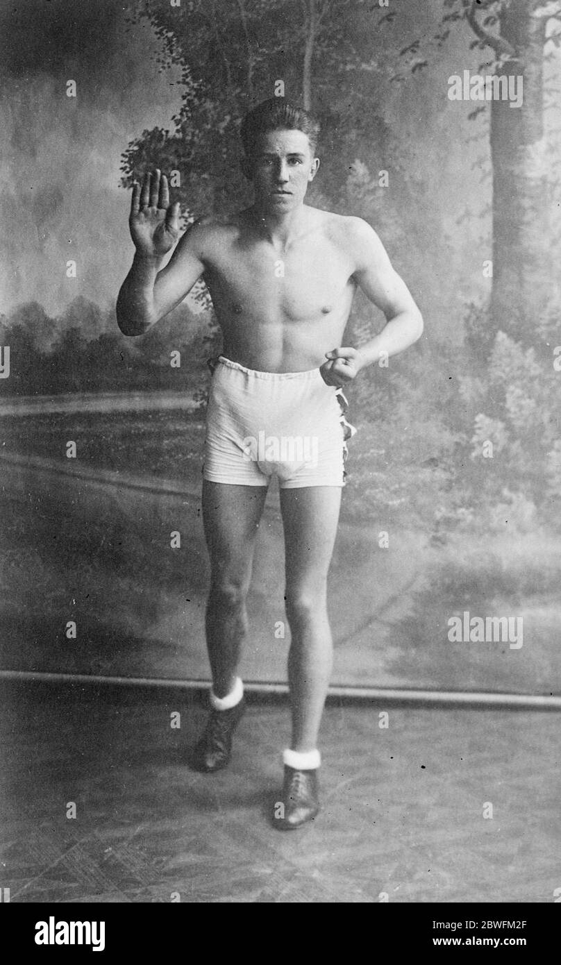 VA't Hof Posed. 1925 Stockfoto