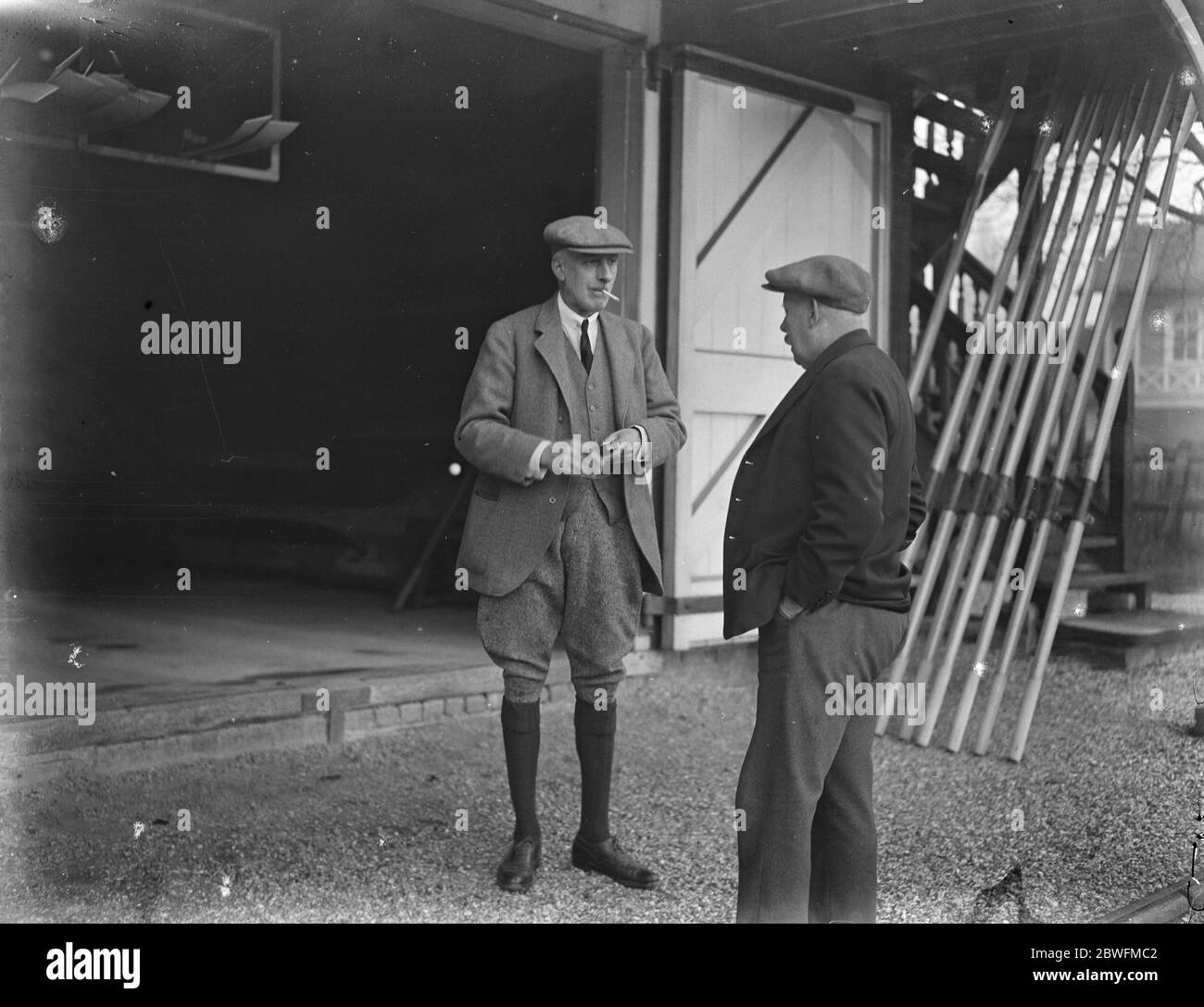 Early Boat Race Work Cambridge University begann die Praxis auf der Cam in Vorbereitung auf das Boot-Rennen Sir Henry Howard, der Coach 9 Januar 1925 Stockfoto