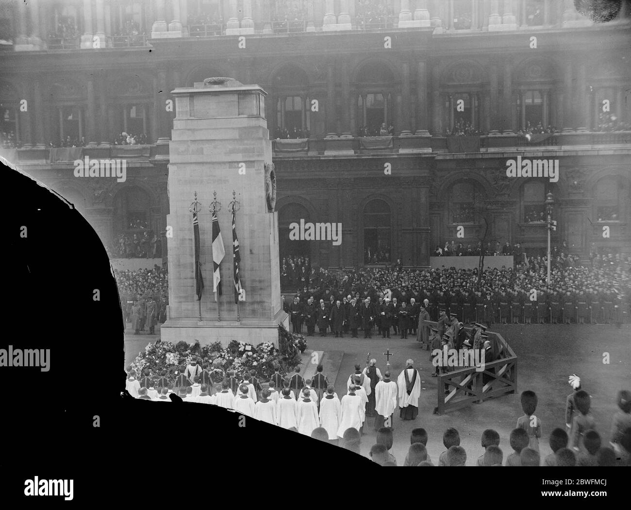 Waffenstillstandstag . Eine allgemeine Ansicht, die die Szene rund um das Cenotaph in Whitehall. 11. November 1925 Stockfoto