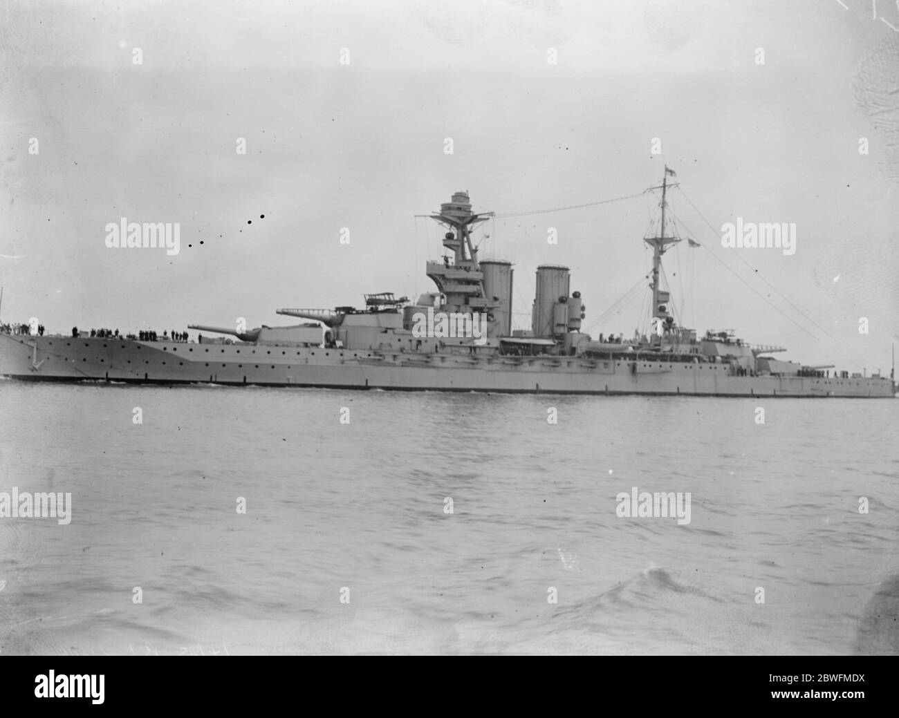 Die Flotte kommt in Southend HMS Barham ein Queen Elizabeth-Klasse Schlachtschiff 18 Juli 1919 Stockfoto Die Flotte kommt in Southend HMS Barham ein Queen Elizabeth-Klasse Schlachtschiff 18 Juli 1919 Stockfoto