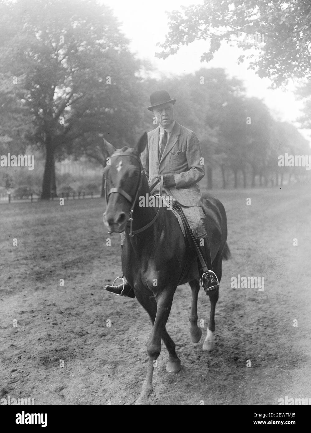 Gesellschaft im Park . Viscount Churchill Reiten in der Reihe . 23 Mai 1924 Stockfoto