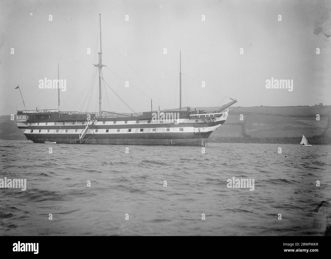 Ein Geist von Trafalgar . Das hölzerne Schlachtschiff ' unerbittlich ', das bei Trafalgar von den Franzosen gefangen genommen wurde, ist in Falmouth angekommen. September 1926 Stockfoto