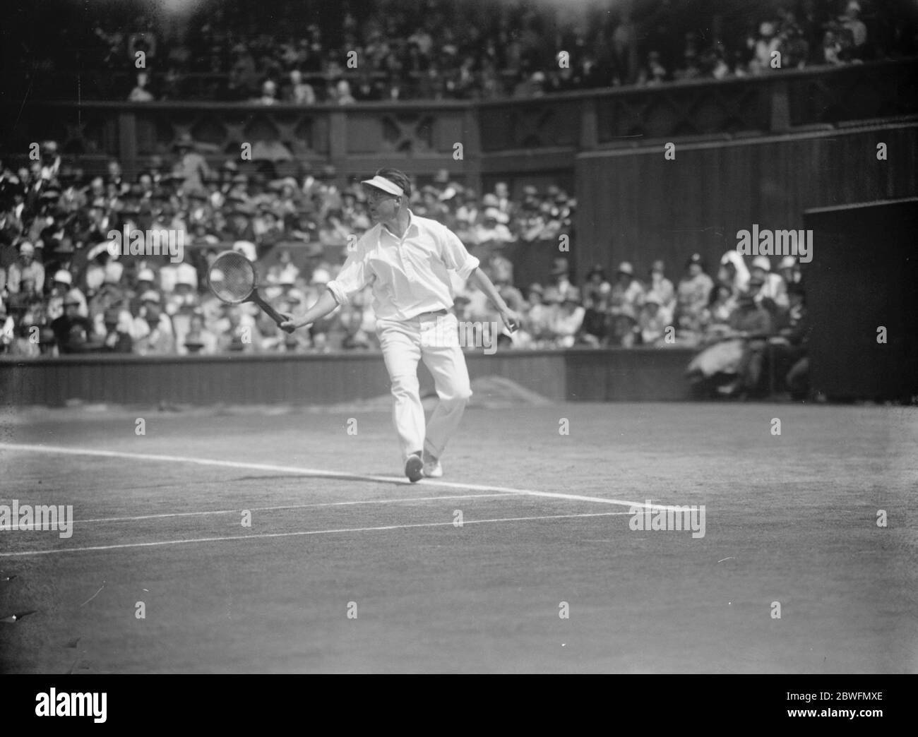 Tennis in Wimbledon . Kinsey im Spiel gegen Brugnon. 30 Juni 1926 Stockfoto