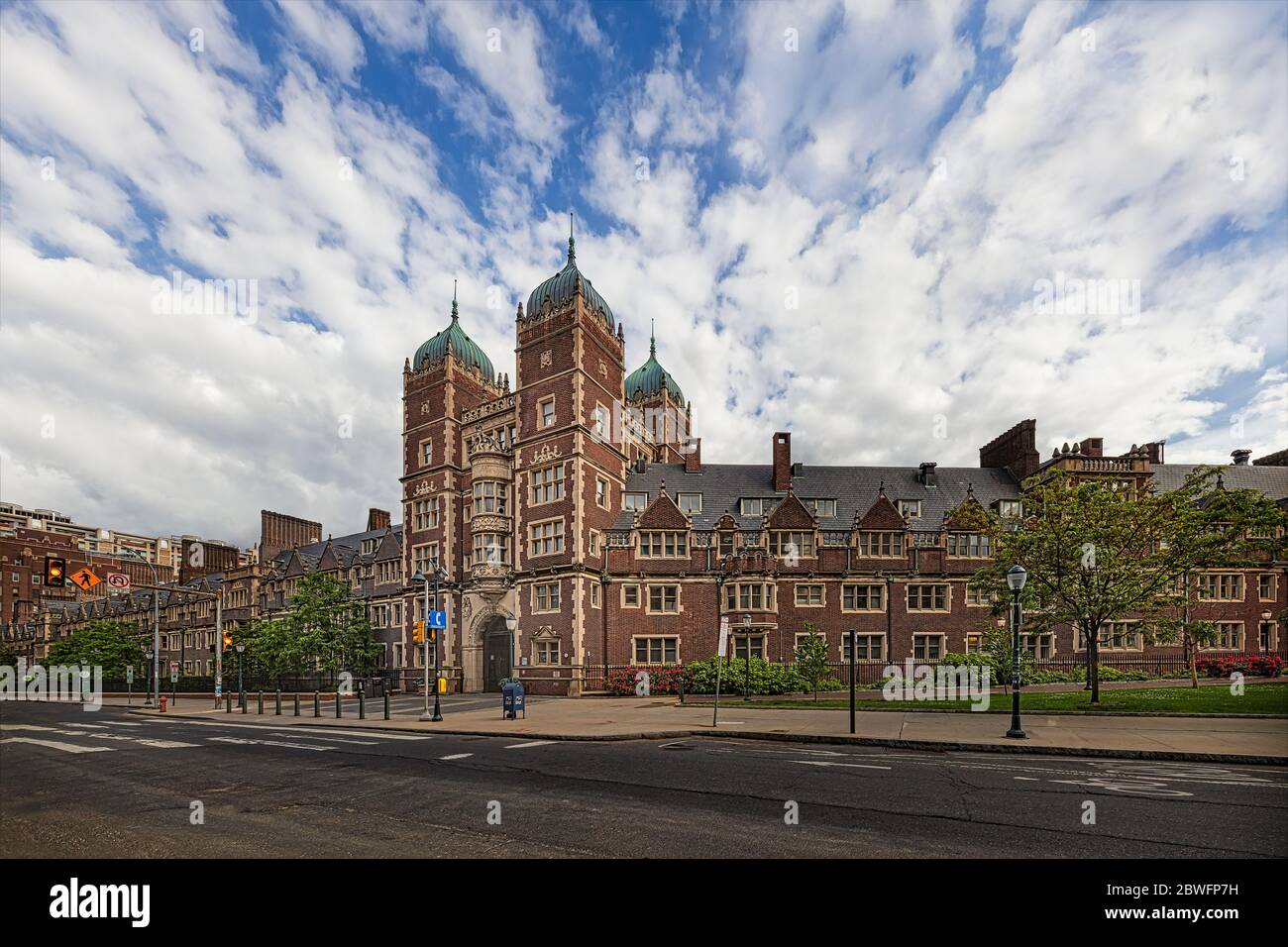 Quadrangle Towers der University of Pennsylvania - Blick auf die historische University of Pennsylvania in West Philadelphia, PA. Stockfoto