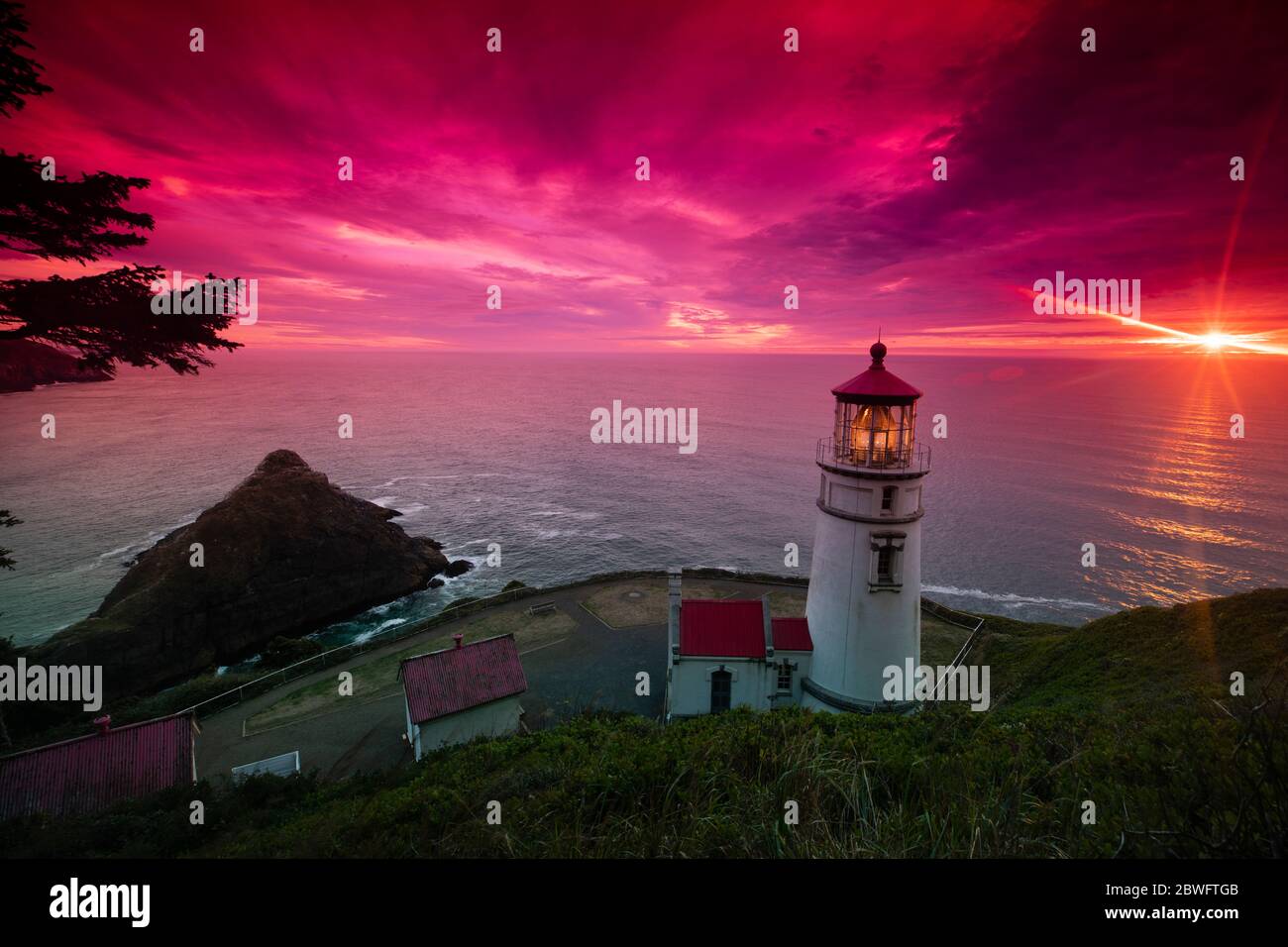 Umpqua River Lighthouse at Sunset, Cape Disappointment, Oregon, USA Stockfoto