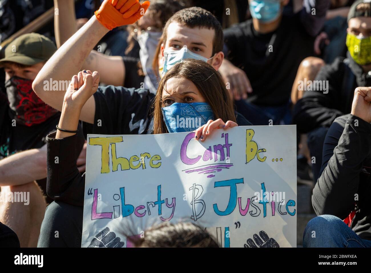 31.Mai 2020. Boston, MA Hunderte von Demonstranten marschierten am Sonntagnachmittag durch die Straßen von Boston und fügten ihre Stimmen der Empörung gegenüber hinzu Stockfoto