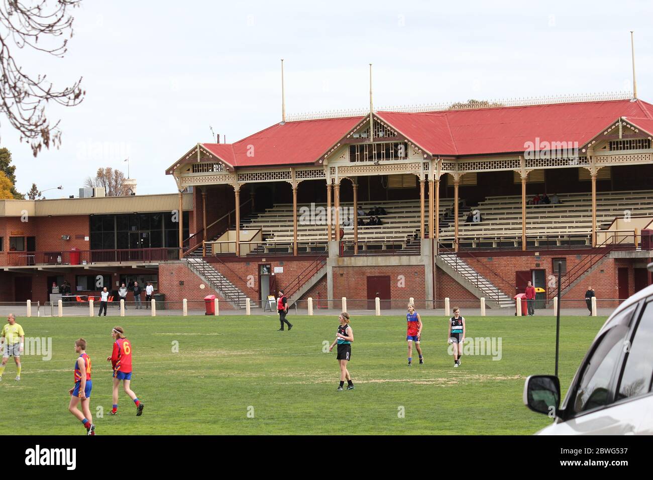 Australian Rules Team spielt im Princes Park, Maryborough, Victoria Stockfoto