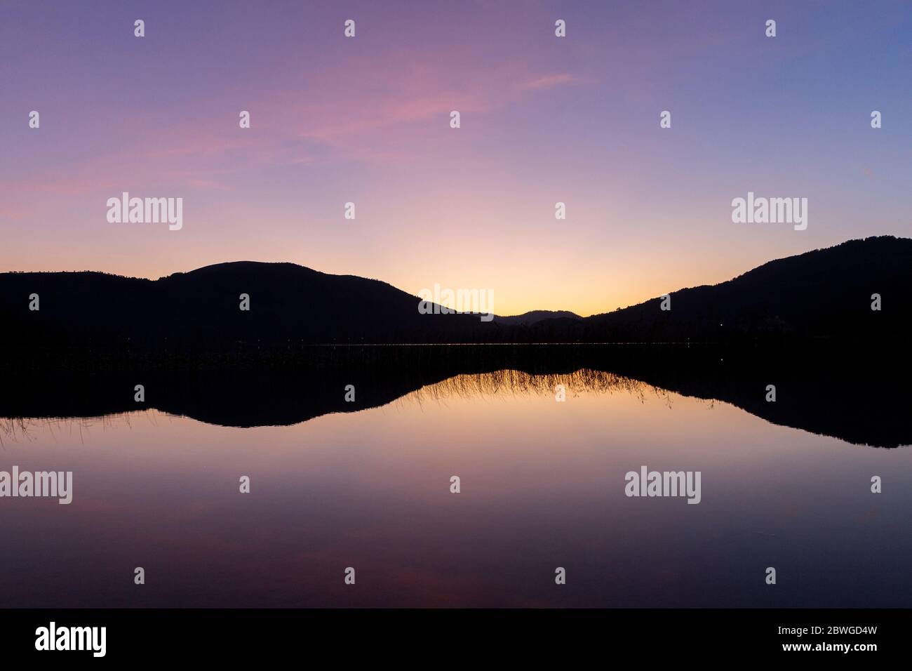 Sonnenuntergang am See Abant, in der Provinz Bolu, Türkei Stockfoto