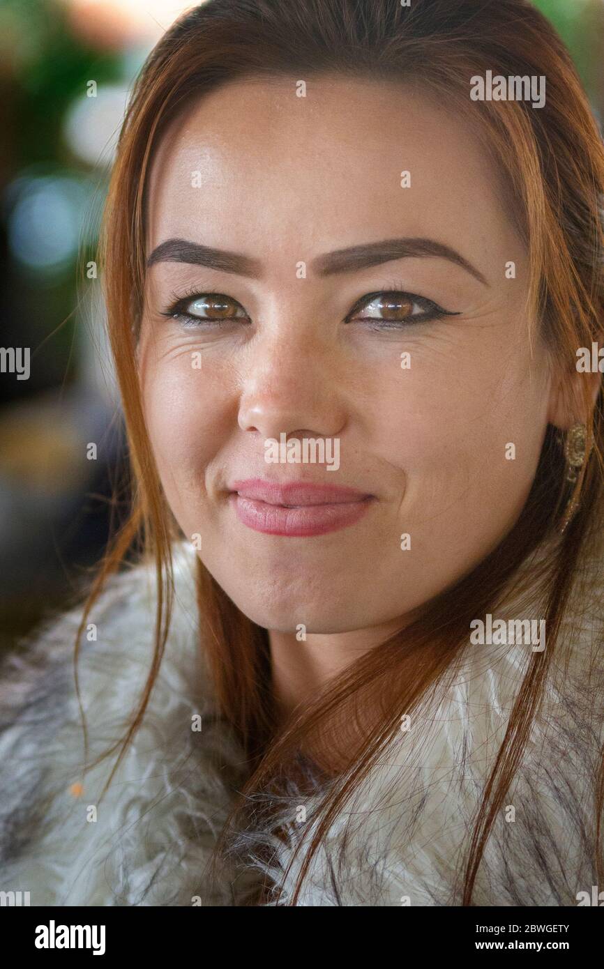 Porträt einer usbekischen Frau, in Taschkent, Usbekistan Stockfoto