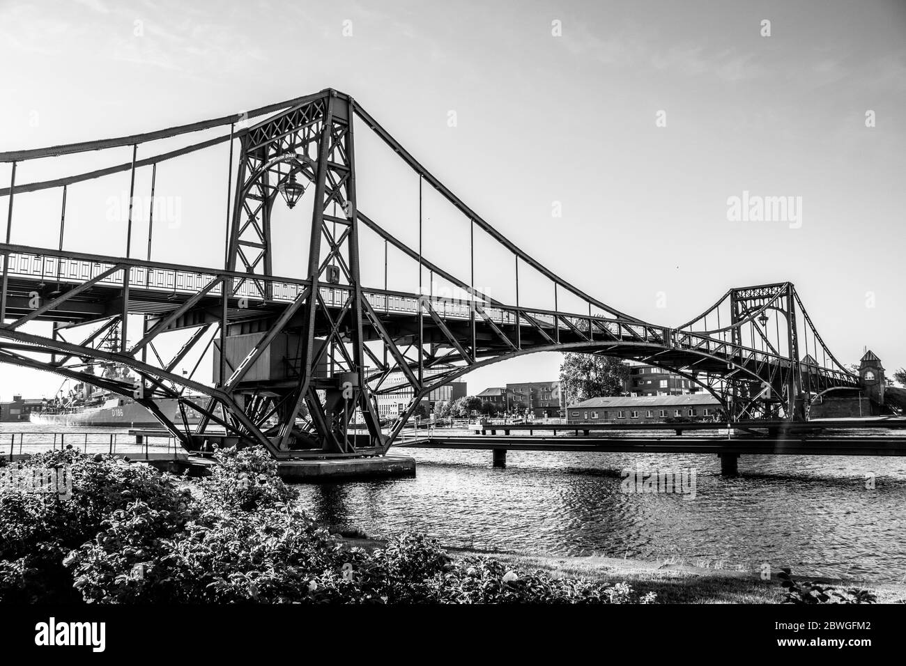 Die historische Kaiser-Wilhelm-Brücke in Wilhelmshaven Stockfoto