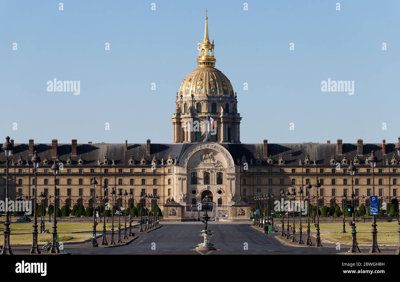 Die Kathedrale von Saint Louis bei schönem Tag, Paris. Stockfoto