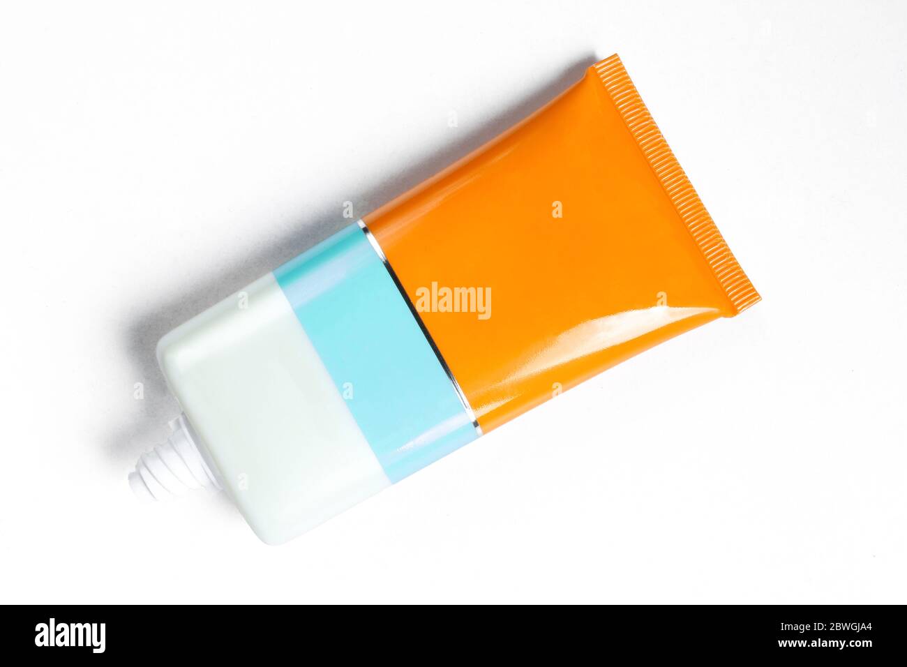 Körperpflege Creme Tube ohne Kappe auf isoliert auf weißem Hintergrund Stockfoto