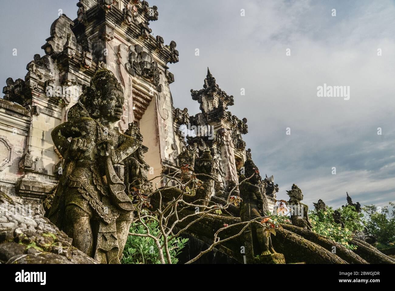 Skulptur am Eingang des Pura Lempuyang Tempels auf Bali, Indonesien Stockfoto