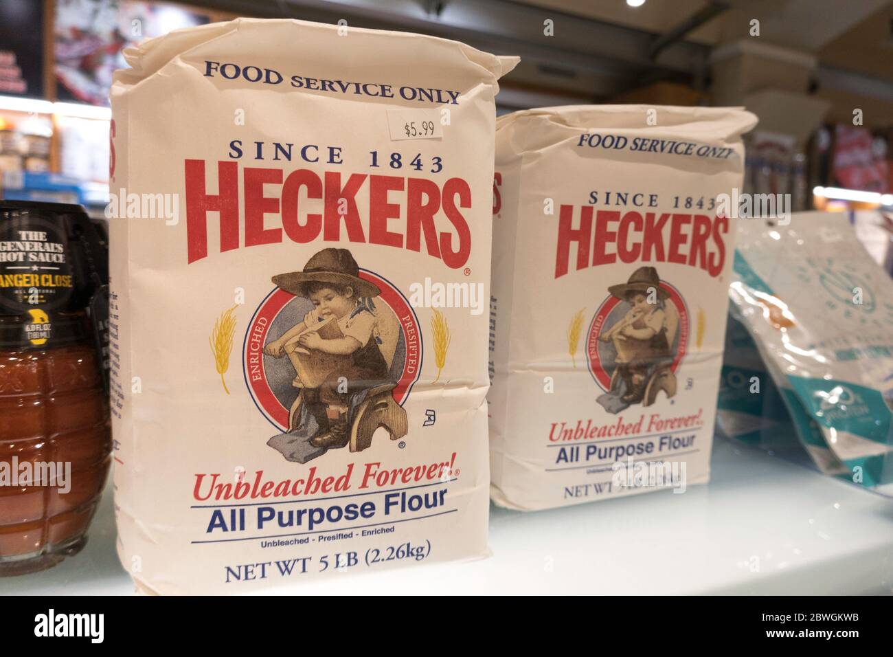 Heckers Premium ungebleicht Backmehl zum Verkauf in Grand Central Market Gourmet-Shopping-Destination, NYC, USA Stockfoto