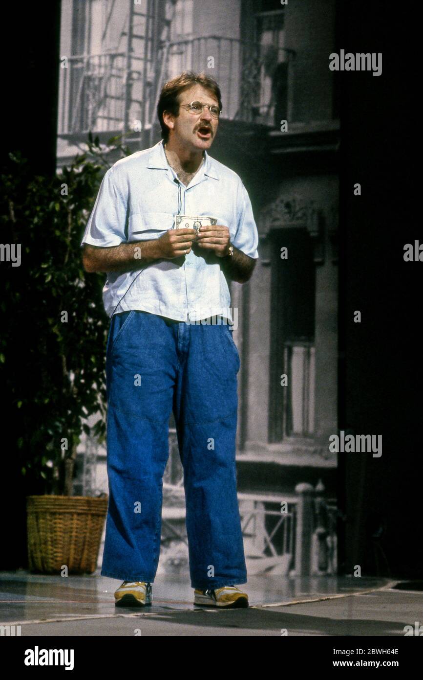 Comedian Robin Williams live auf der Bühne für eine Comic Relief Vorteil, um Geld für obdachlose Amerikaner von HBO in den 1980er Jahren übertragen zu sammeln. Stockfoto