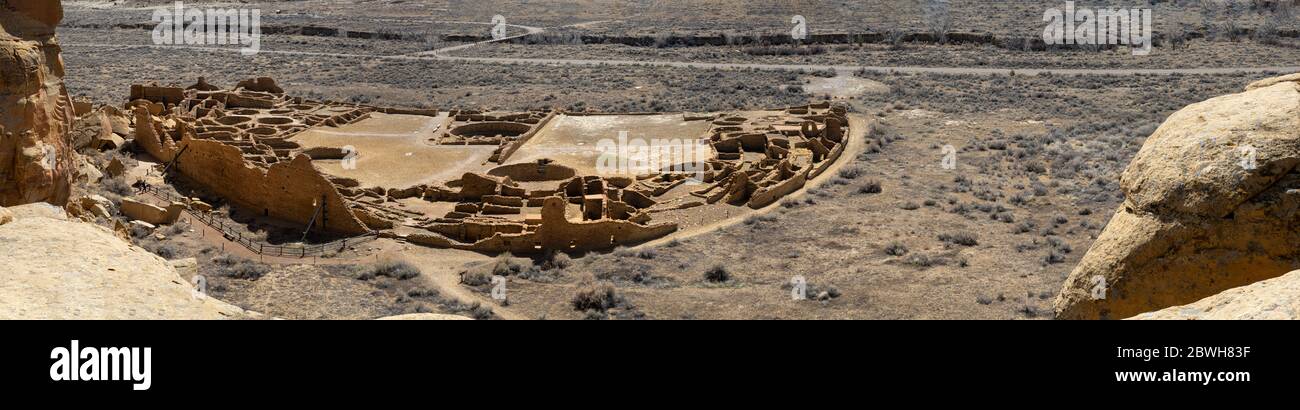 NM00380-00...NEW MEXICO - Pueblo Bonito Ruine, das größte große Haus in Chaco Canyon, Teil des Chaco Kultur National Historical Park. Stockfoto