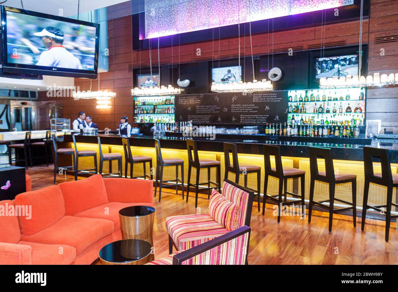 Mexiko-Stadt, Mexiko, Mexiko, Paseo de la Reforma, Marriott Reforma, Hotel, amerikanische Hotelkette, Gastfreundschaft, Unterkunft, Lobby, Bar, Lounge, Pub, Lounge, Hispanic usw. Stockfoto