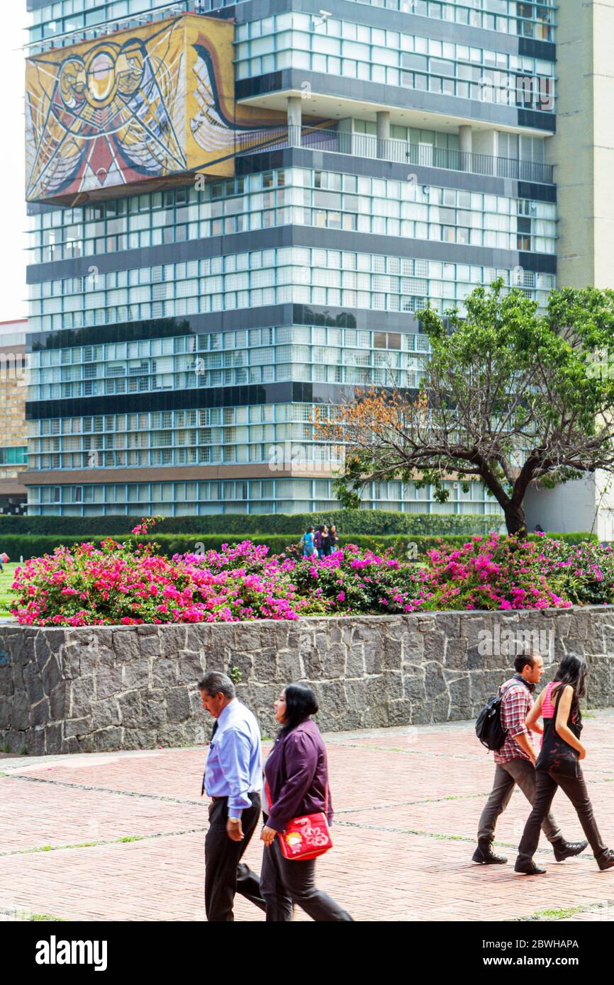 Mexico City, DF México, Federal District, Distrito Federal, Ciudad Universitaria, UNAM, Rectoria, Studenten aus Spanien, Mexikanisches Mex120618130 Stockfoto