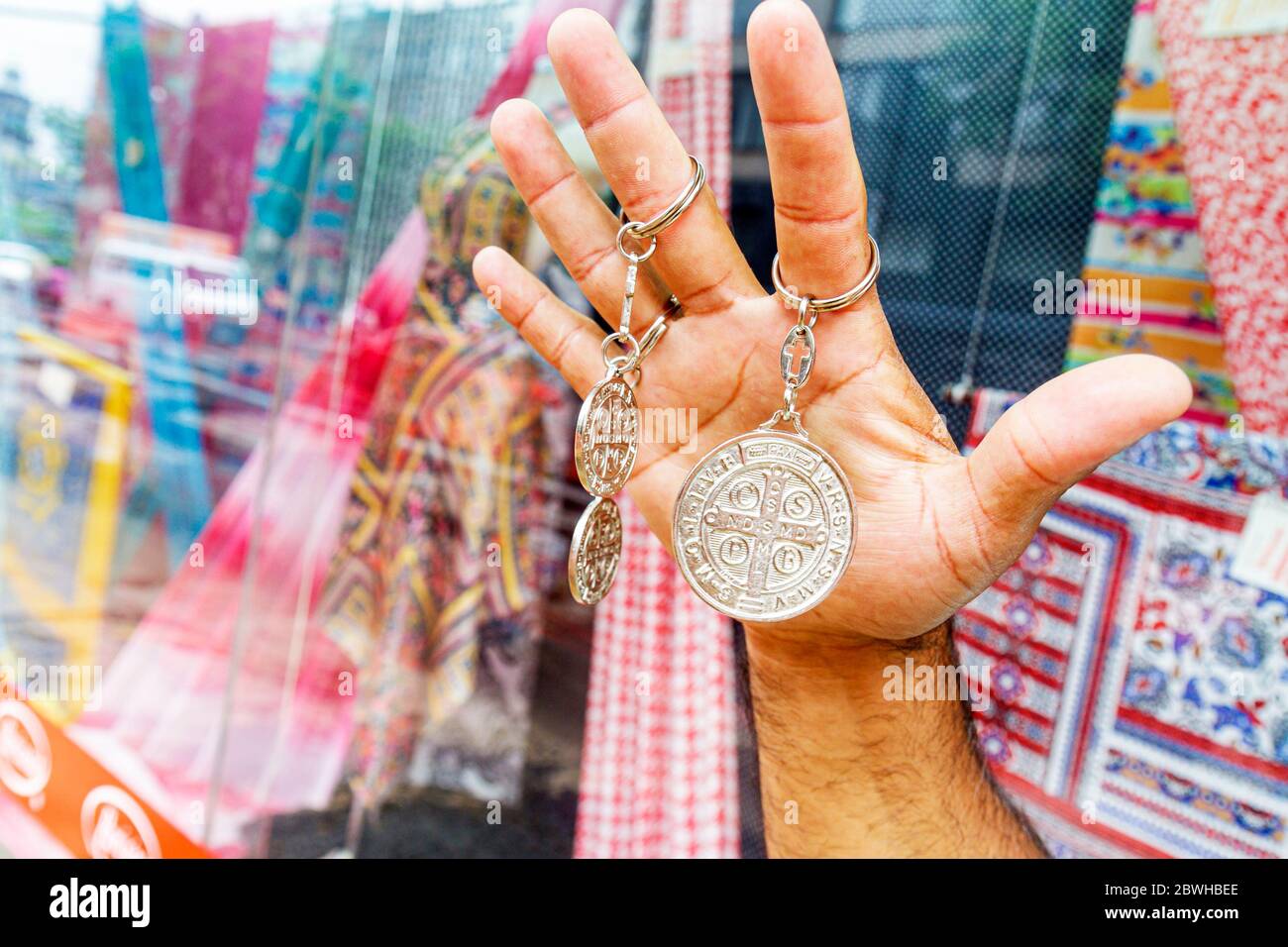 Mexiko-Stadt, Mexiko, Mexiko, Cuauhtemoc, Centro historico, Venustiano Carranza, Bürgersteig, Straße, Verkäufer Stände Stand Markt Markt Markt, Hispan Stockfoto