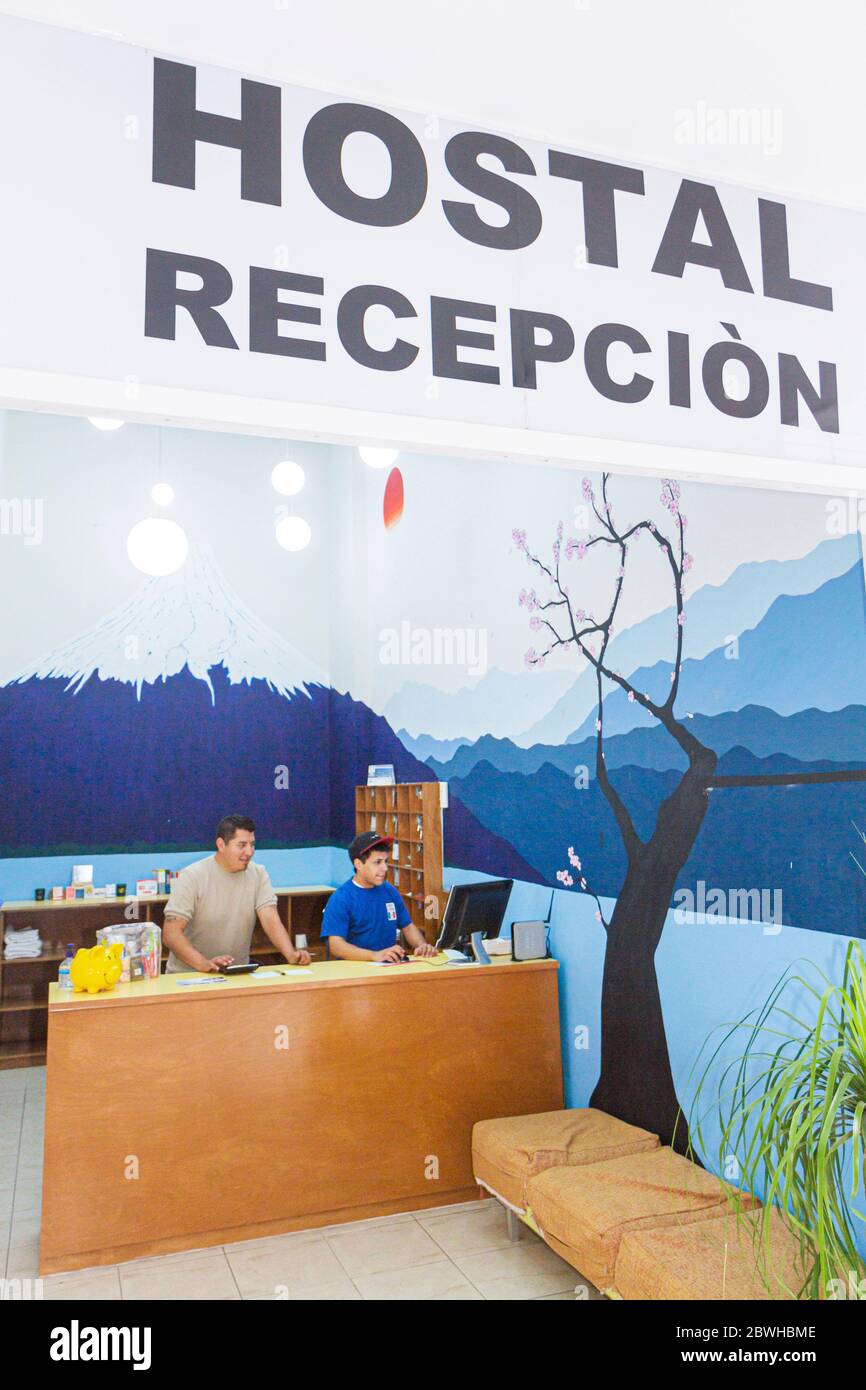 Mexico City, DF México, Federal District, Distrito Federal, Zona Rosa, Calle Hamburgo, hispanischer Mann Männer Erwachsene Männer, mexikanisches Mex120620010 Stockfoto